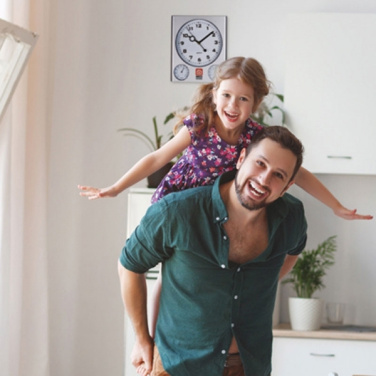 Logotrade kampanjprodukter bild: Plast väggklocka DEN HAAG